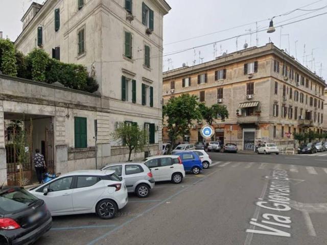 Appartamento in vendita a Roma RM