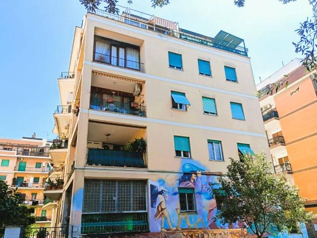 Appartamento in vendita a Roma RM