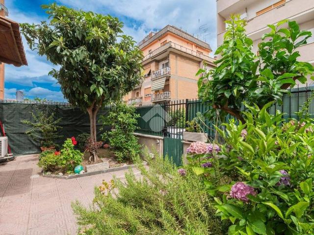 Appartamento in vendita a Roma RM