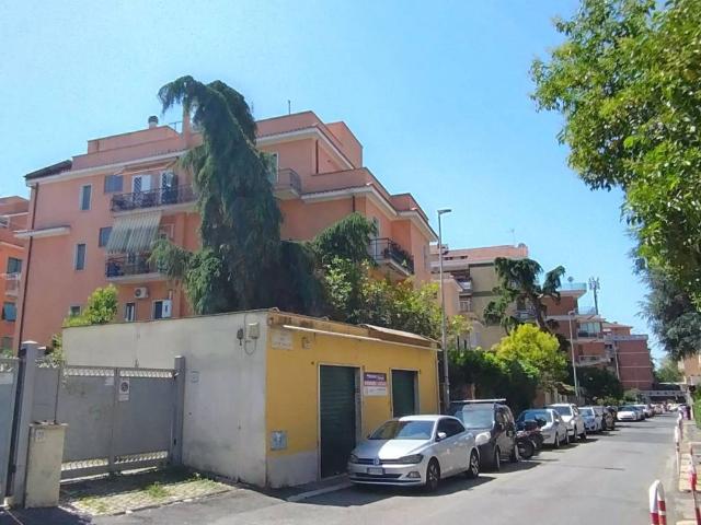 Appartamento in vendita a Roma RM