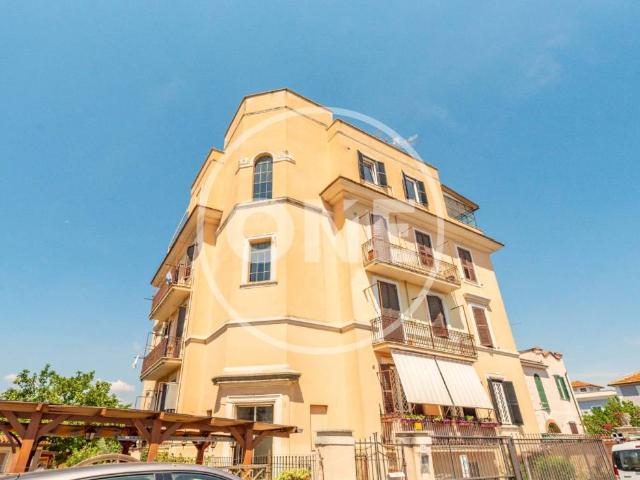 Appartamento in vendita a Roma RM