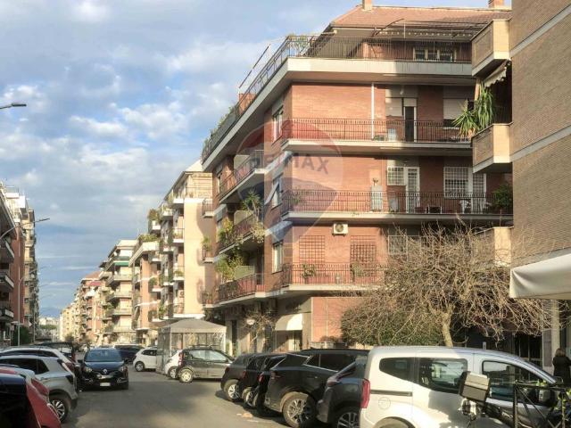 Appartamento in vendita a Roma RM