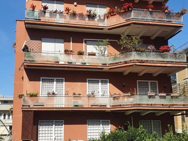 Appartamento in vendita a Roma RM