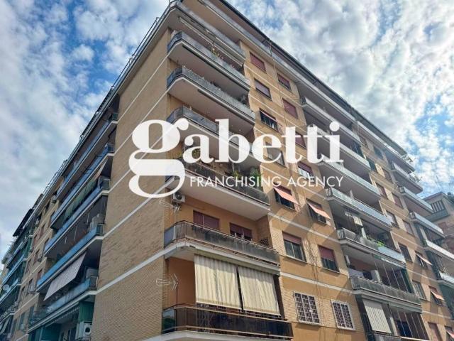 Appartamento in vendita a Roma RM