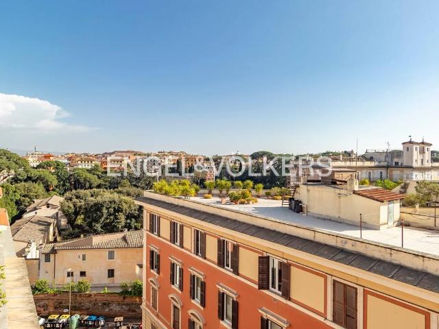 Appartamento in vendita a Roma RM