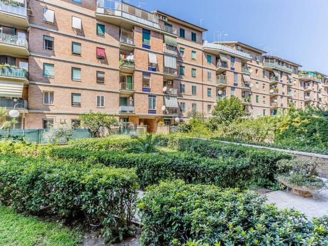 Appartamento in vendita a Roma RM