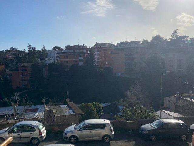 Appartamento in vendita a Roma RM