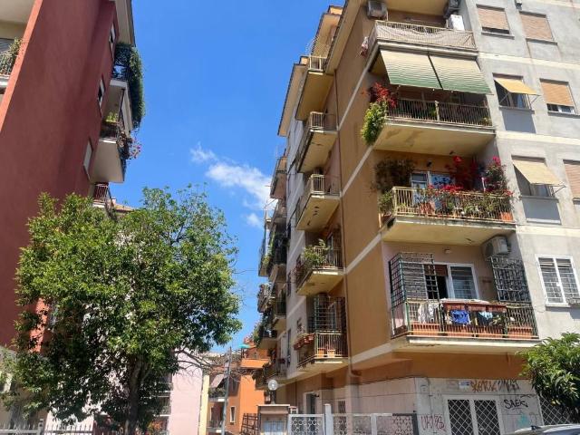 Appartamento in vendita a Roma RM