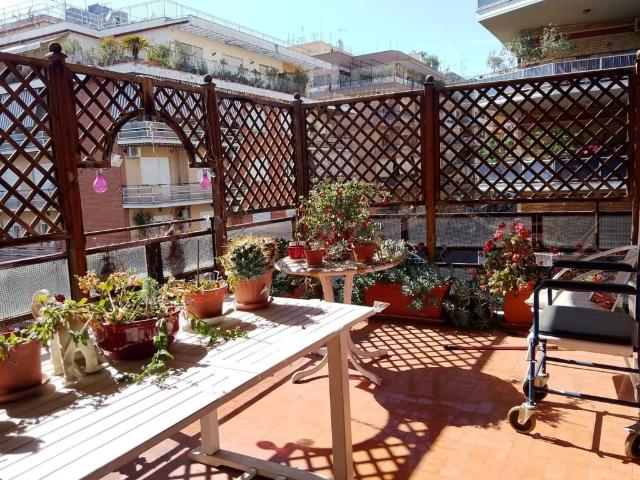 Appartamento in vendita a Roma RM