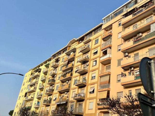 Appartamento in vendita a Roma RM