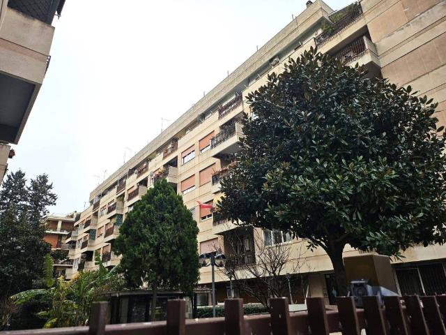 Appartamento in vendita a Roma RM
