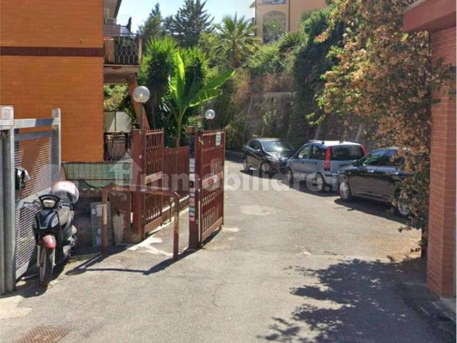 Appartamento in vendita a Roma RM