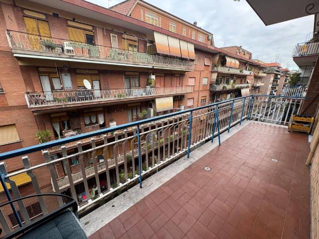 Appartamento in vendita a Roma RM