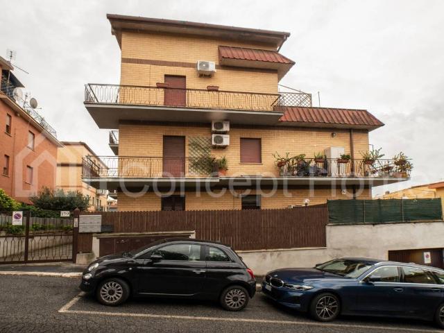 Appartamento in vendita a Roma RM