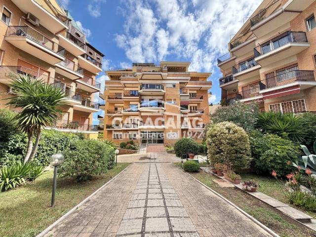 Appartamento in vendita a Roma RM
