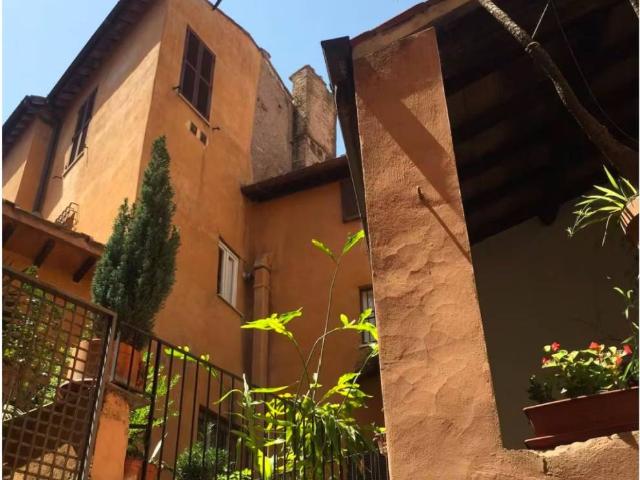 Appartamento in vendita a Roma RM