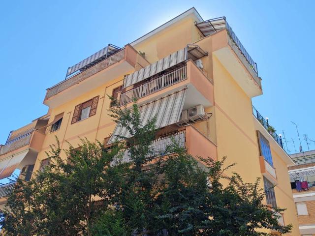 Appartamento in vendita a Roma RM