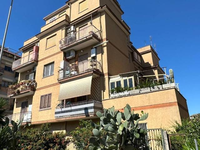 Appartamento in vendita a Roma RM