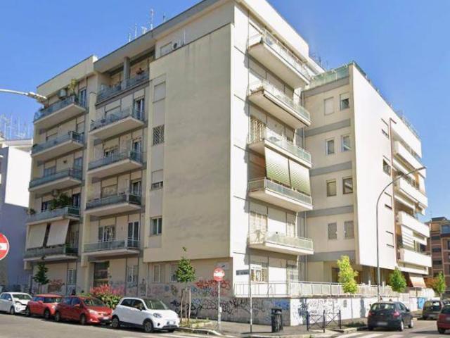 Appartamento in vendita a Roma RM