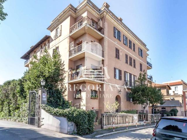 Appartamento in vendita a Roma RM