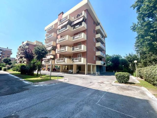 Appartamento in vendita a Roma RM