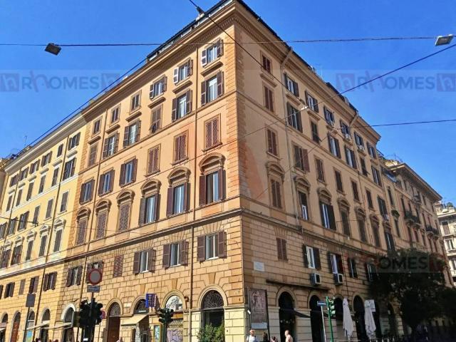 Appartamento in vendita a Roma RM
