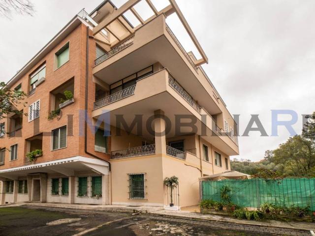 Appartamento in vendita a Roma RM