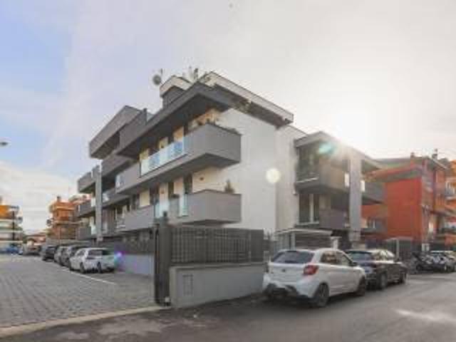 Appartamento in vendita a Roma RM