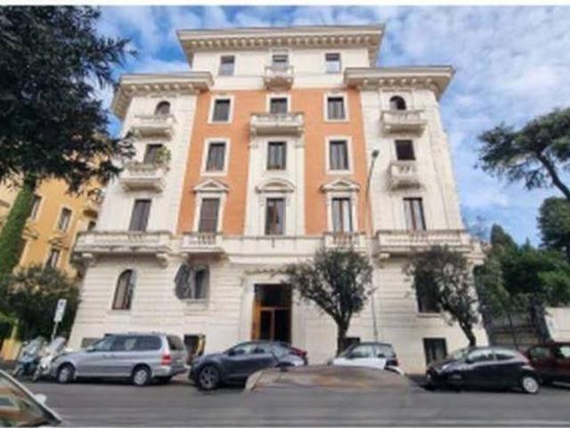 Appartamento in vendita a Roma RM