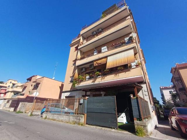 Appartamento in vendita a Roma RM