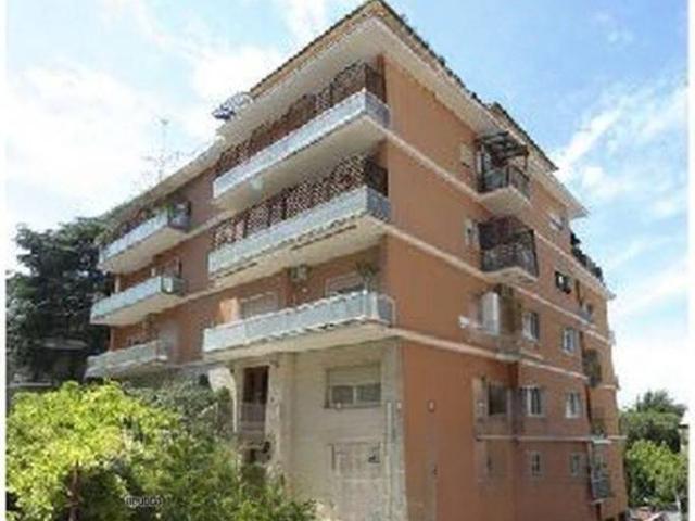 Appartamento in vendita a Roma RM