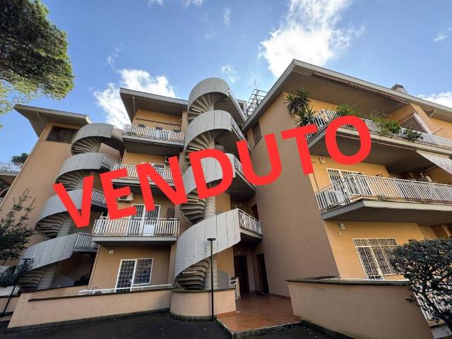 Appartamento in vendita a Roma RM