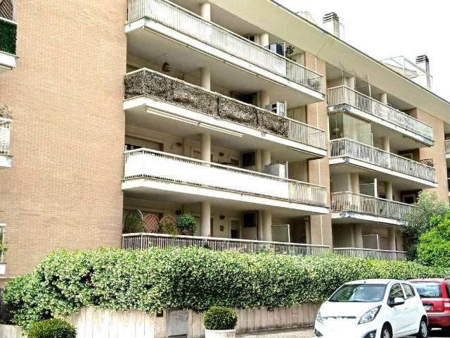 Appartamento in vendita a Roma RM