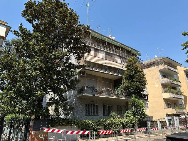 Appartamento in vendita a Roma RM