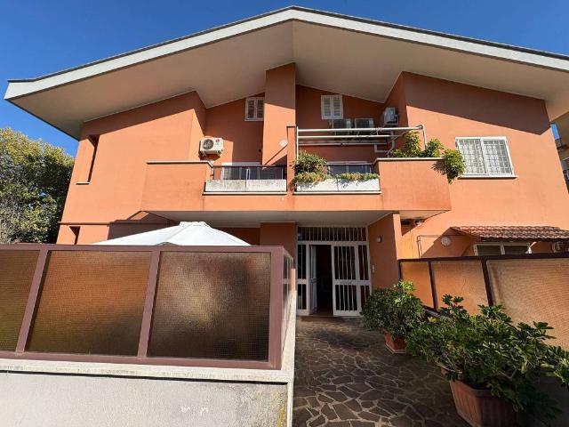 Appartamento in vendita a Roma RM