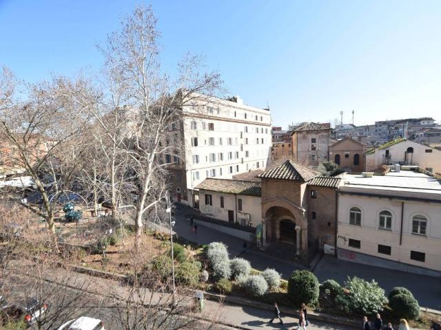 Appartamento in vendita a Roma RM