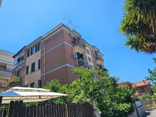 Appartamento in vendita a Roma RM