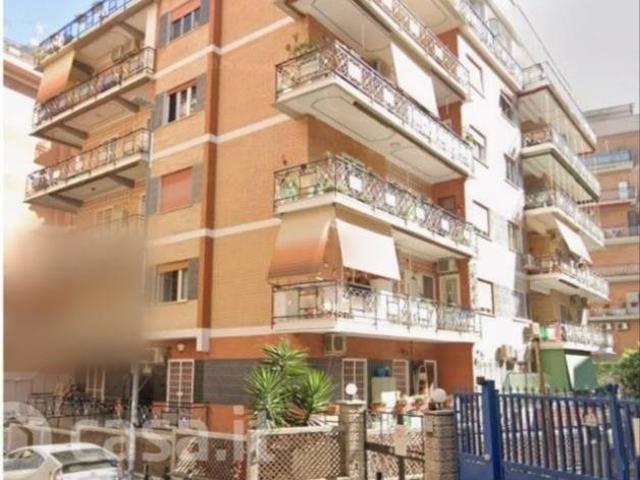 Appartamento in vendita a Roma RM