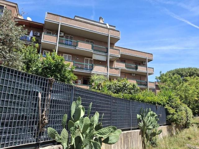 Appartamento in vendita a Roma RM