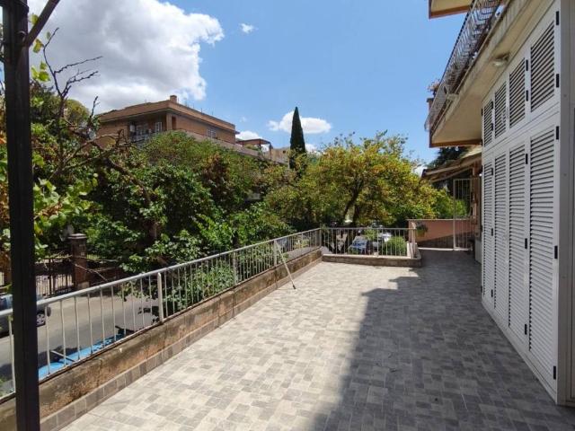 Appartamento in vendita a Roma RM