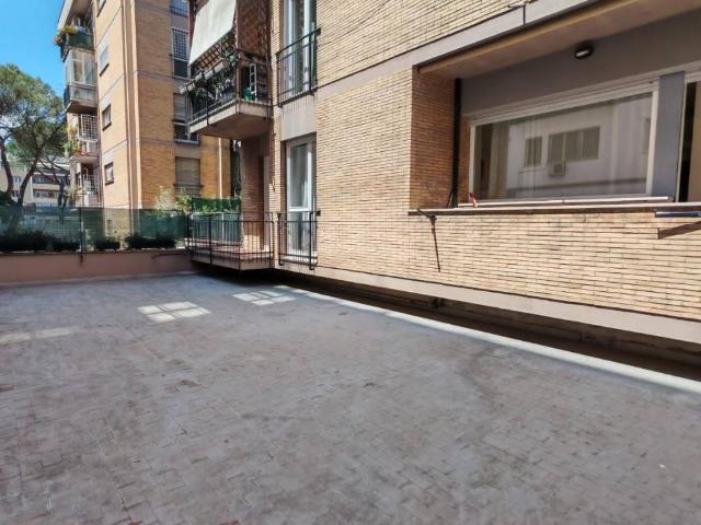 Appartamento in vendita a Roma RM
