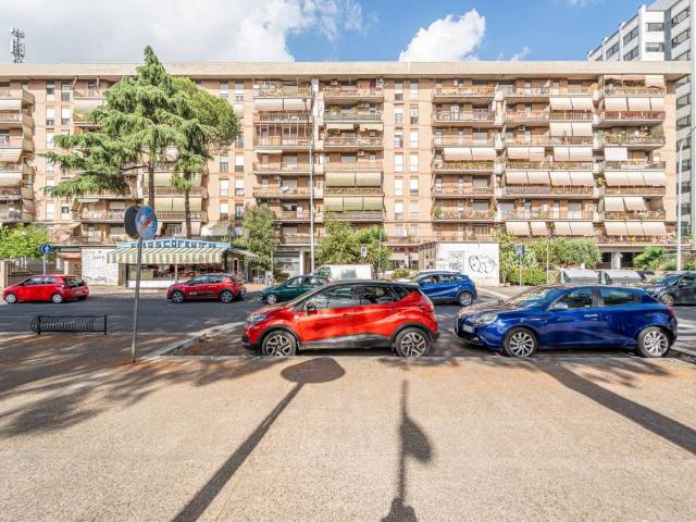 Appartamento in vendita a Roma RM