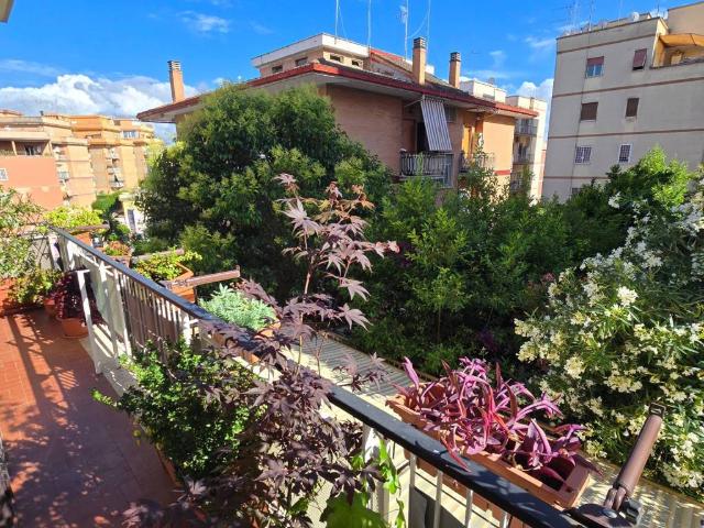 Appartamento in vendita a Roma RM