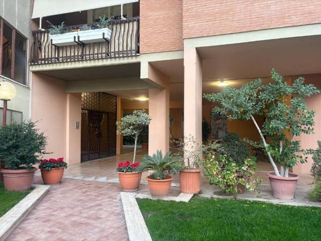 Appartamento in vendita a Roma RM