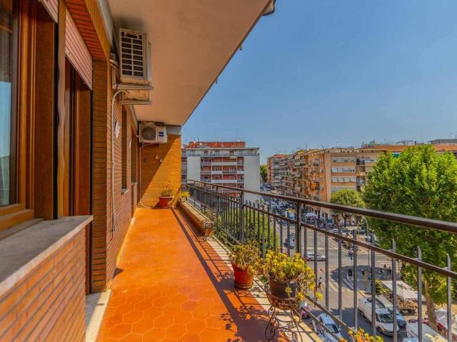 Appartamento in vendita a Roma RM