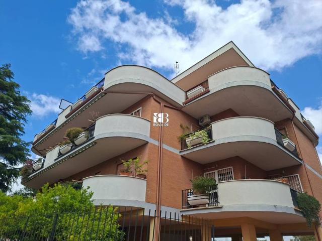 Appartamento in vendita a Roma RM