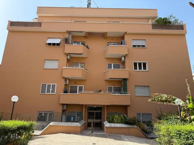 Appartamento in vendita a Roma RM