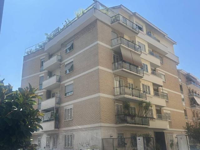Appartamento in vendita a Roma RM