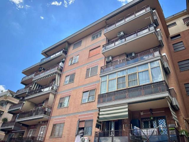 Appartamento in vendita a Roma RM