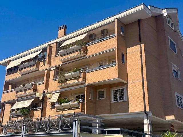 Appartamento in vendita a Roma RM
